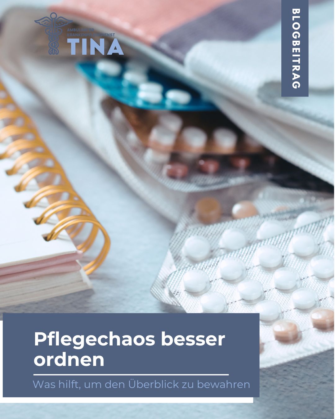 Auf dem Bild sieht man viele Medikamente ungeordnet auf einem Stapel, symbolisch für Pflegechaos besser ordnen: So behältst du den Überblick